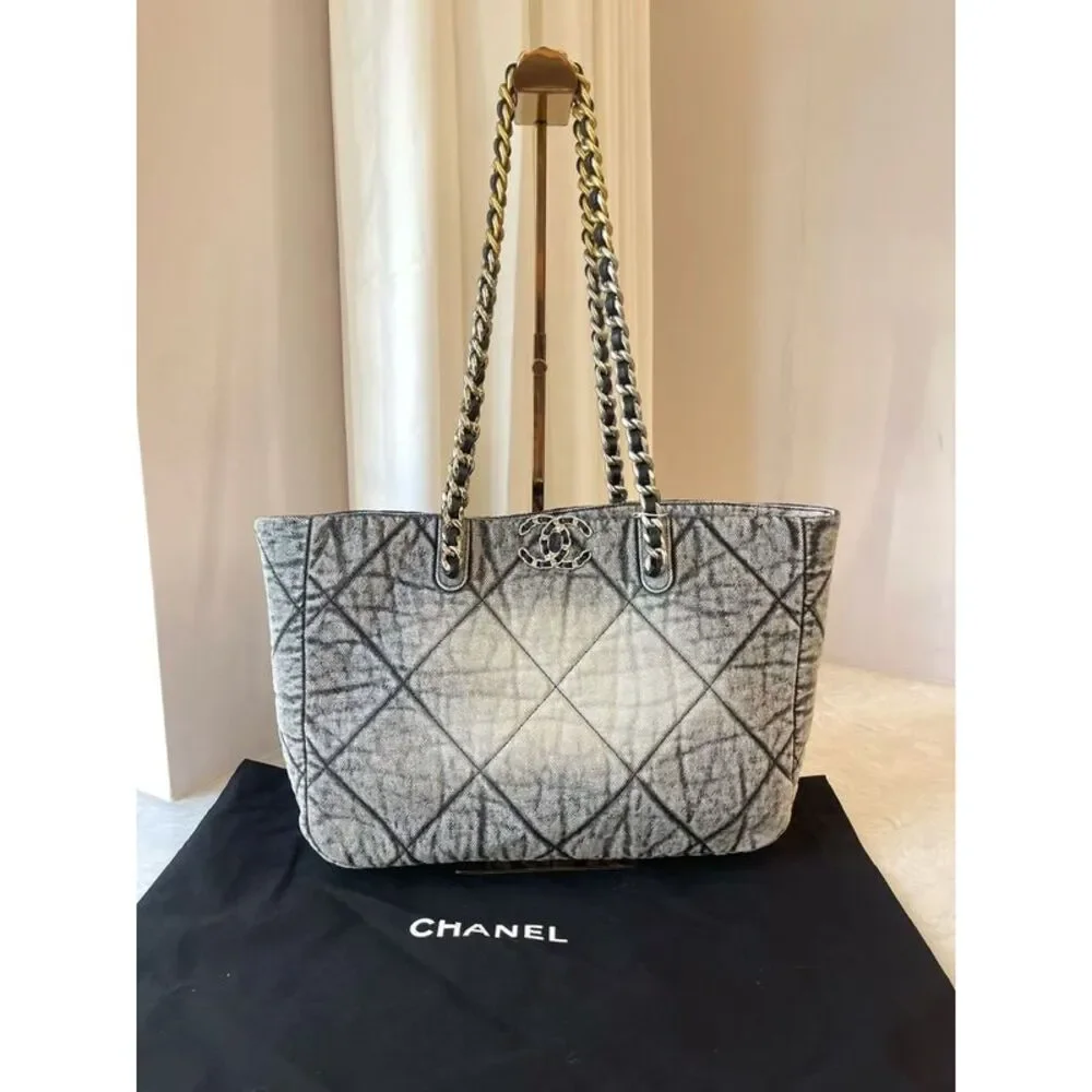 Chanel Women Pre-Loved Bag Very Good Condition